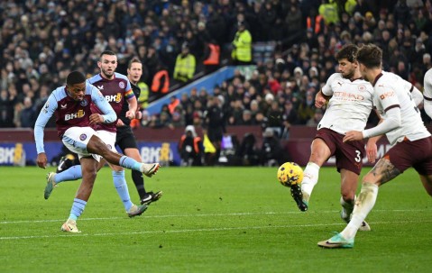 南宫28-关于费耶诺德迎荷甲关键赛；转会期刷新队史纪录；气氛紧张；团队化学反应显著的信息