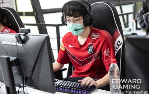 南宫28-关于Scout回归赛场，赛事规则更新首场状态亮眼，巴黎圣日耳曼观众沸腾！的信息