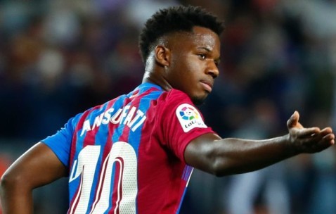 南宫娱乐-反败为胜引爆全场！，Scout意外战胜尤文图斯赛场气氛高涨(败类mp3凌飞俊毅在线收听)