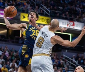 南宫娱乐-关于西亚卡姆在湖人比赛中出色防守，挺进下一轮引发热议！的信息