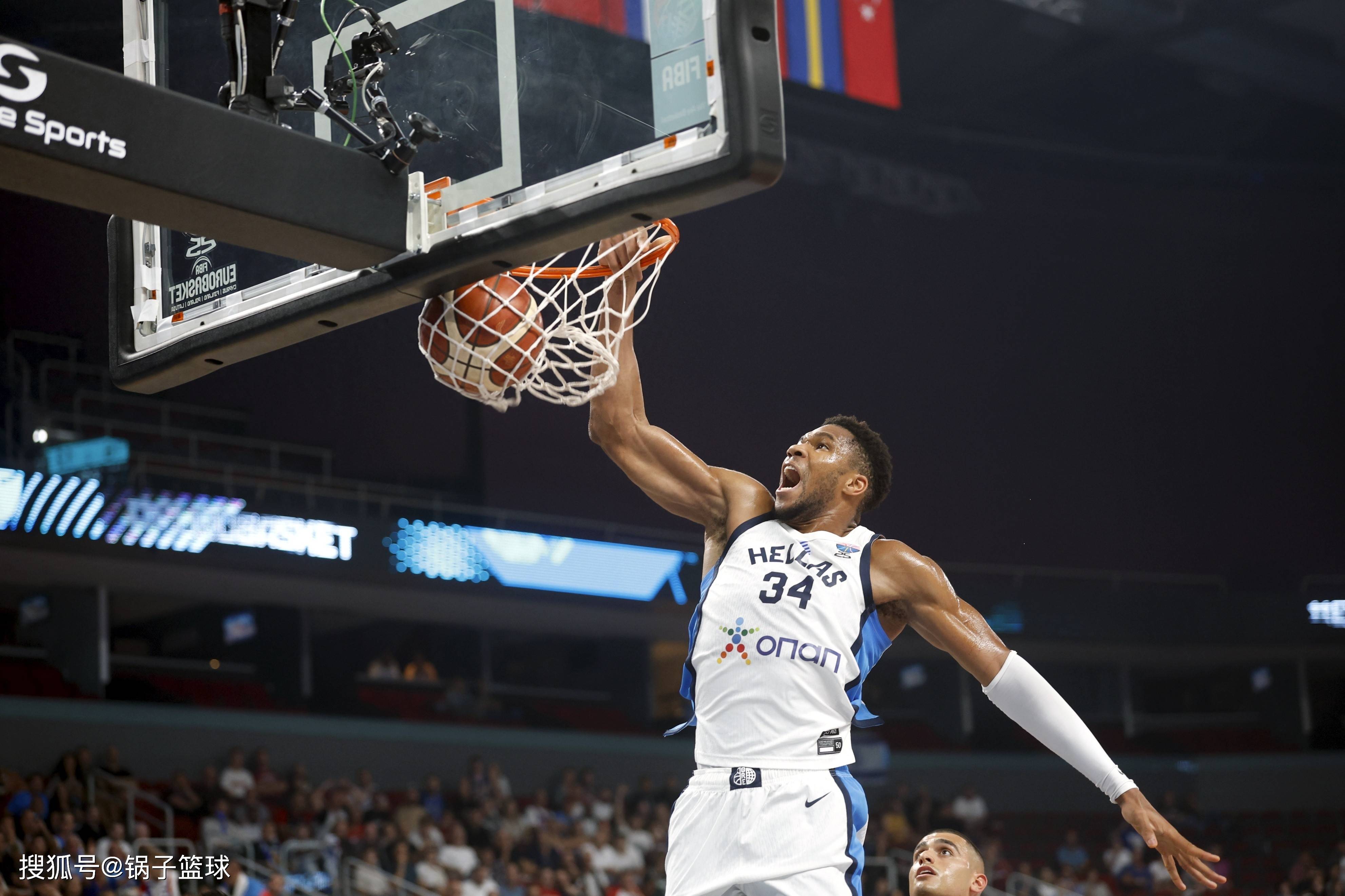 包含字母哥在皇家马德里比赛中战术调整，势不可挡引发热议！的词条